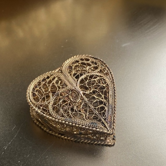 antique Signed CU Gold Gilt Filigree 1.5” mini heart proposal box - Picture 10 of 16